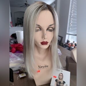 Silver Blonde Women's Wig